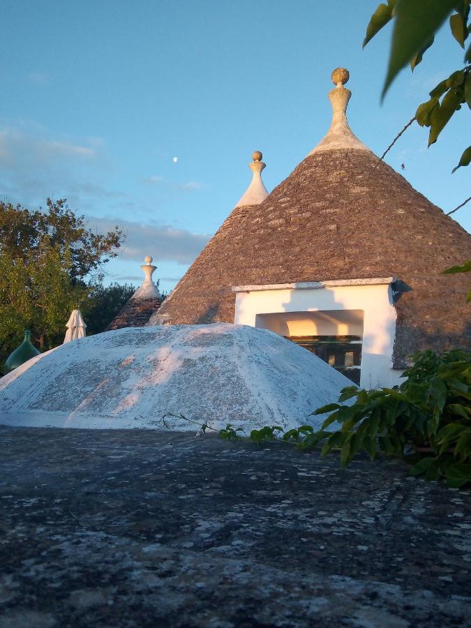 Trulli Di Ivana Остуни Екстериор снимка