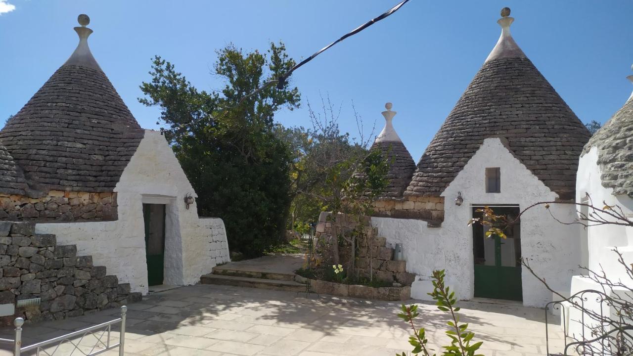 Trulli Di Ivana Остуни Екстериор снимка