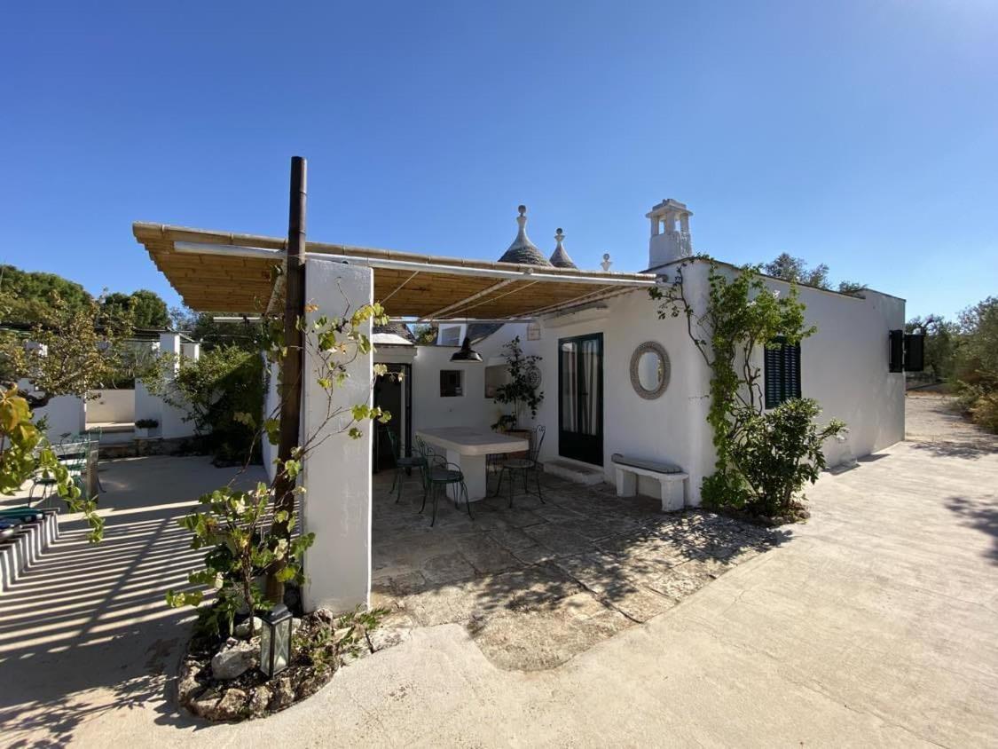 Trulli Di Ivana Остуни Екстериор снимка
